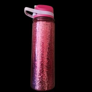 Glittery Pink Water Bottle》 Read Caption